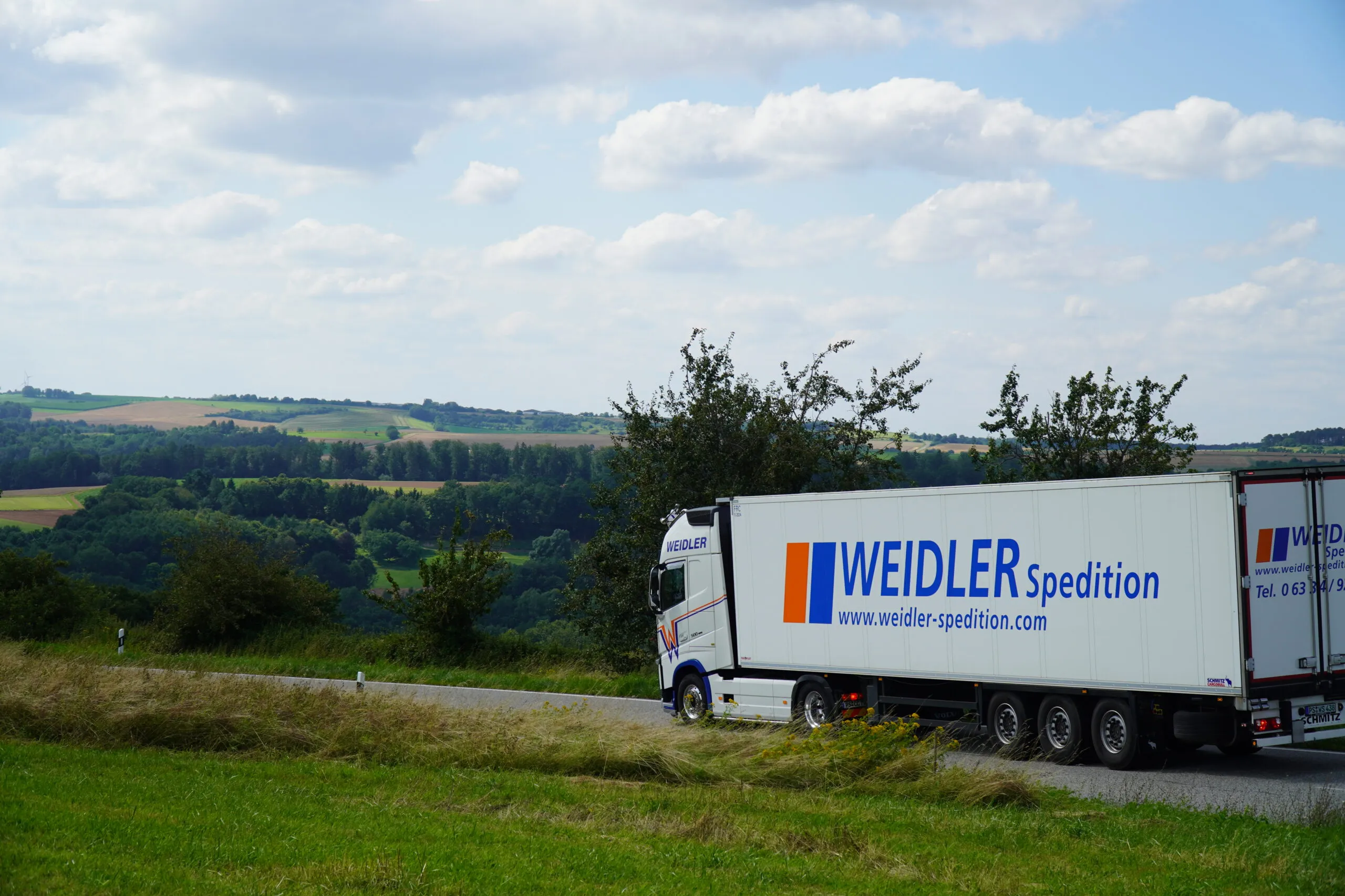 WEIDLER LKW auf der Straße